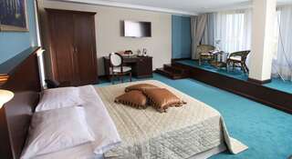 Гостиница Гранд-отель Александровский Владикавказ Стандартный двухместный номер с 1 кроватью или 2 отдельными кроватями-5